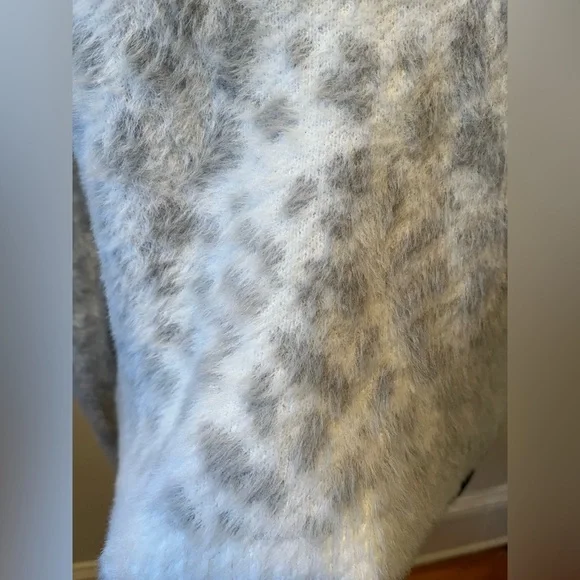 Bella Dahl Cropped Slouchy Boxy Sweater Jacquard Knit Snow Leopard Size XS - Picture 8 of 9